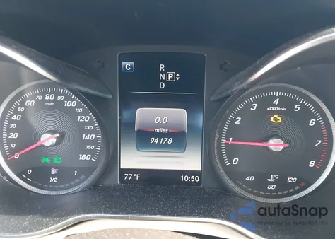 2015 Mercedes-Benz C 300 Luxury 4Matic из США, поврежденный, VIN 55SWF4KB1FU012049